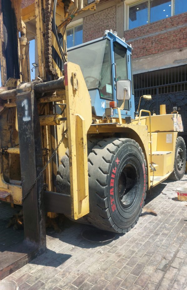 forklift, renting forklifts in Egypt, ايجار رافعه شوكيه مصر, ايجار ونش شوكه مصر, ايجار فوركلفت مصر, ايجار كلارك 25 طن مصر, ايجار كلاركات مصر