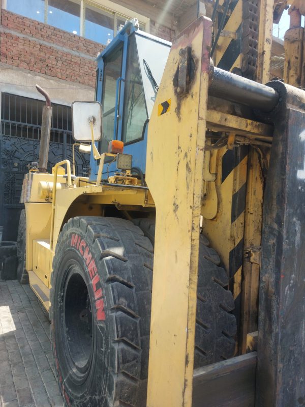 forklift, renting forklifts in Egypt, ايجار رافعه شوكيه مصر, ايجار ونش شوكه مصر, ايجار فوركلفت مصر, ايجار كلارك 25 طن مصر, ايجار كلاركات مصر