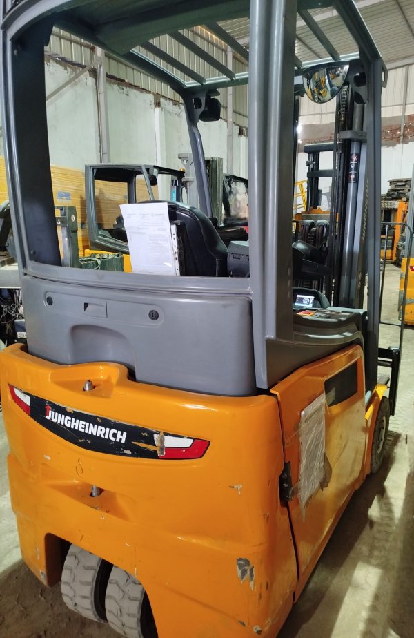 forklift, renting electric forklifts in Egypt, ايجار رافعه شوكيه كهربيه مصر, ايجار ونش شوكه كهرباء مصر, ايجار فوركلفت كهرباء مصر, ايجار كلارك 1.6 طن مصر, ايجار كلاركات مصر