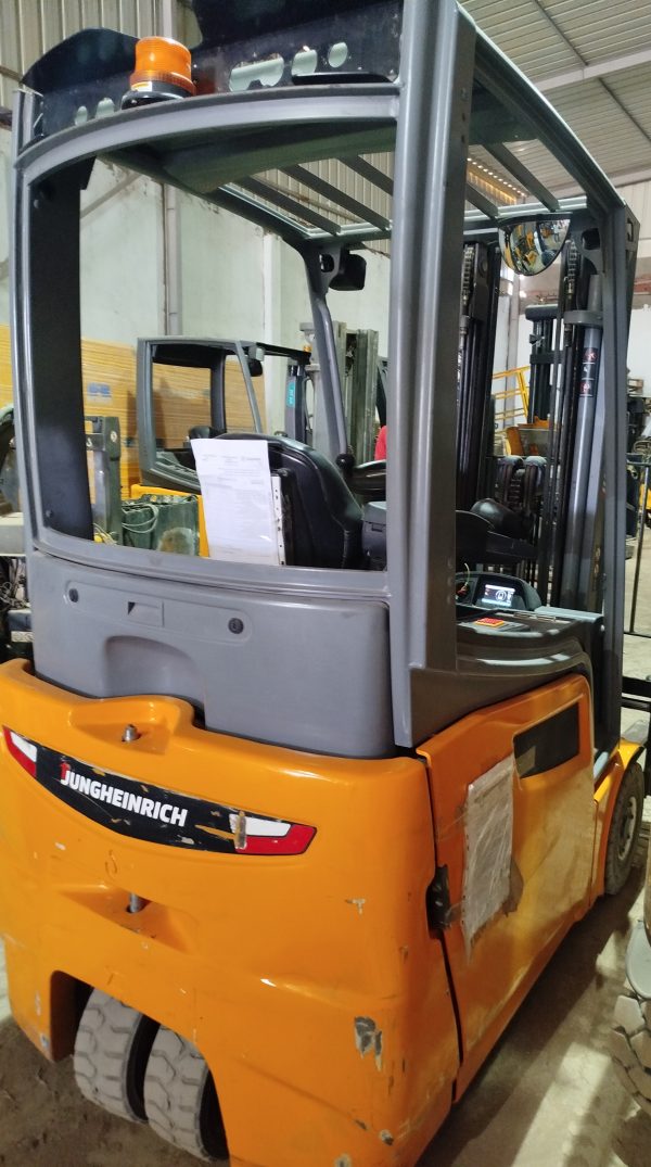 forklift, renting electric forklifts in Egypt, ايجار رافعه شوكيه كهربيه مصر, ايجار ونش شوكه كهرباء مصر, ايجار فوركلفت كهرباء مصر, ايجار كلارك 1.6 طن مصر, ايجار كلاركات مصر