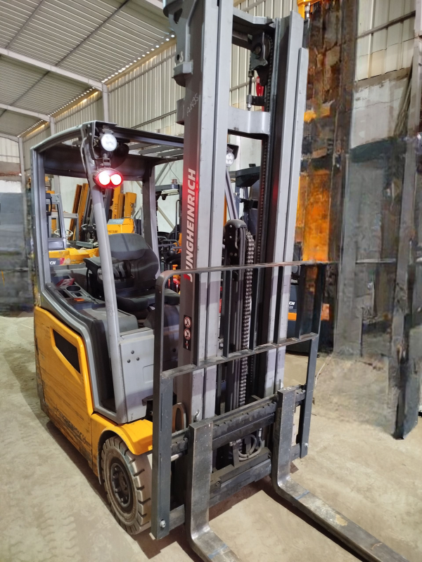 forklift, renting electric forklifts in Egypt, ايجار رافعه شوكيه كهربيه مصر, ايجار ونش شوكه كهرباء مصر, ايجار فوركلفت كهرباء مصر, ايجار كلارك 1.6 طن مصر, ايجار كلاركات مصر