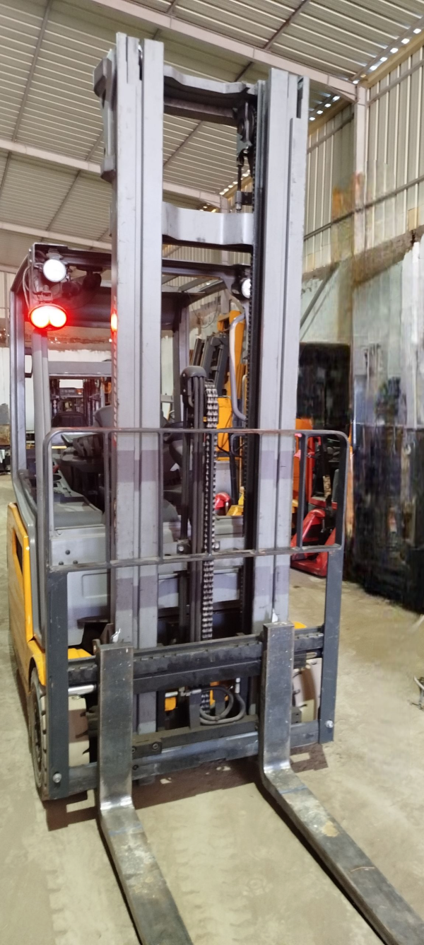 forklift, renting electric forklifts in Egypt, ايجار رافعه شوكيه كهربيه مصر, ايجار ونش شوكه كهرباء مصر, ايجار فوركلفت كهرباء مصر, ايجار كلارك 1.6 طن مصر, ايجار كلاركات مصر