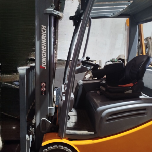 forklift, renting electric forklifts in Egypt, ايجار رافعه شوكيه كهربيه مصر, ايجار ونش شوكه كهرباء مصر, ايجار فوركلفت كهرباء مصر, ايجار كلارك 1.6 طن مصر, ايجار كلاركات مصر