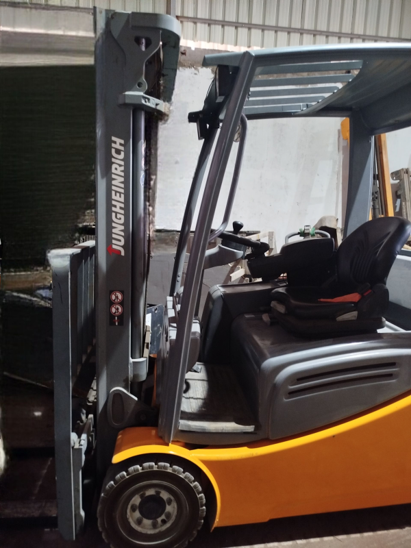 forklift, renting electric forklifts in Egypt, ايجار رافعه شوكيه كهربيه مصر, ايجار ونش شوكه كهرباء مصر, ايجار فوركلفت كهرباء مصر, ايجار كلارك 1.6 طن مصر, ايجار كلاركات مصر