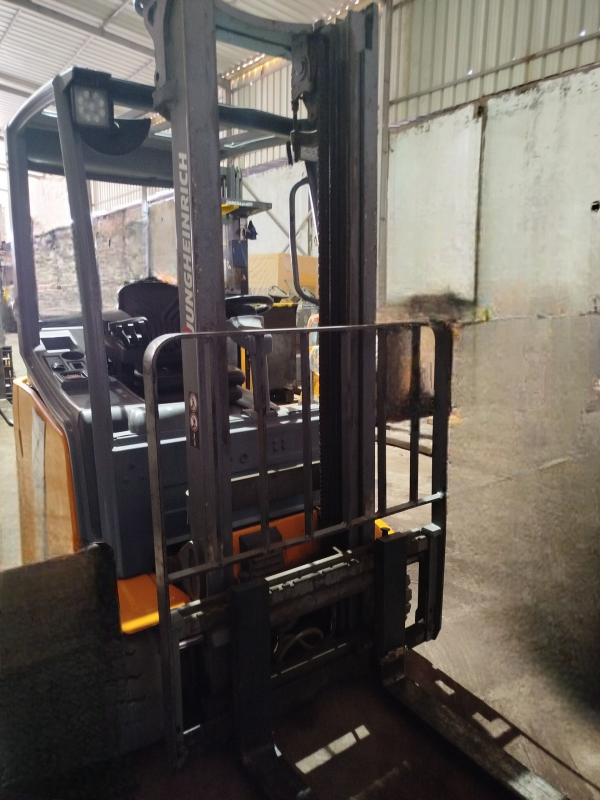 forklift, renting electric forklifts in Egypt, ايجار رافعه شوكيه كهربيه مصر, ايجار ونش شوكه كهرباء مصر, ايجار فوركلفت كهرباء مصر, ايجار كلارك 1.6 طن مصر, ايجار كلاركات مصر