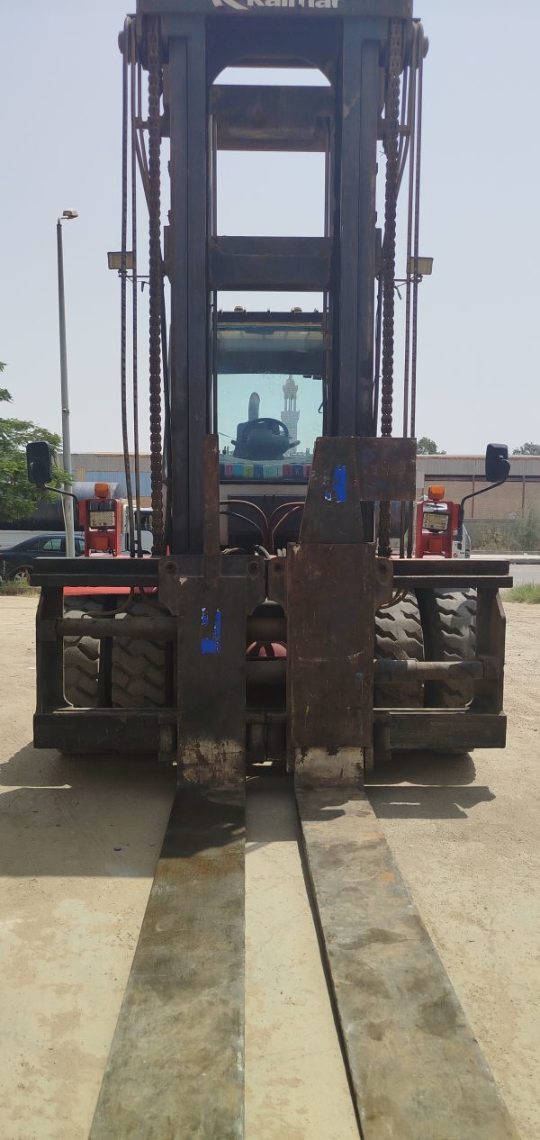 forklift, renting forklifts in Egypt, ايجار رافعه شوكيه مصر, ايجار ونش شوكه مصر, ايجار فوركلفت مصر, ايجار كلارك 26 طن مصر, ايجار كلاركات مصر