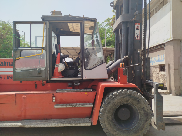 forklift, renting forklifts in Egypt, ايجار رافعه شوكيه مصر, ايجار ونش شوكه مصر, ايجار فوركلفت مصر, ايجار كلارك 20 طن مصر, ايجار كلاركات مصر