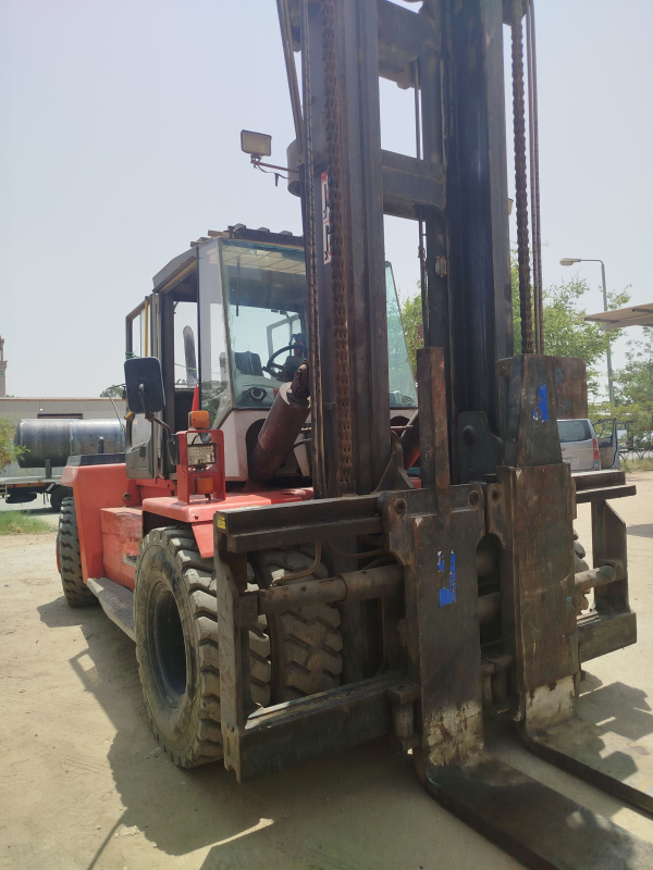 forklift, renting forklifts in Egypt, ايجار رافعه شوكيه مصر, ايجار ونش شوكه مصر, ايجار فوركلفت مصر, ايجار كلارك 20 طن مصر, ايجار كلاركات مصر