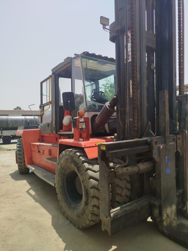 forklift, renting forklifts in Egypt, ايجار رافعه شوكيه مصر, ايجار ونش شوكه مصر, ايجار فوركلفت مصر, ايجار كلارك 20 طن مصر, ايجار كلاركات مصر