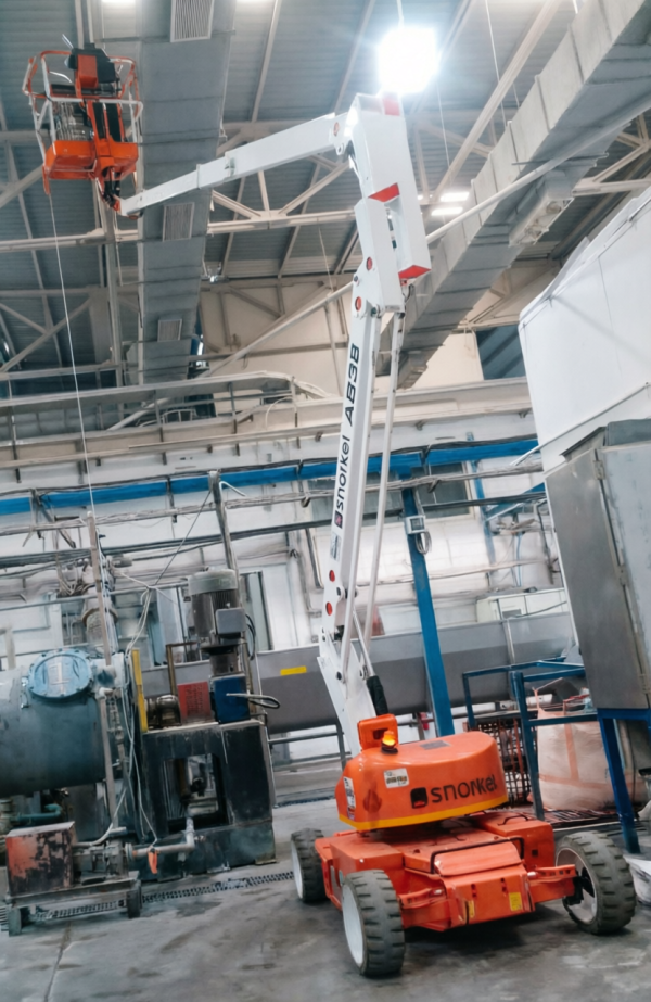 manlift, renting manlifts in Egypt, ايجار مان ليفت مصر, ايجار متر 13 , meter 13 ,مانلفت مصر