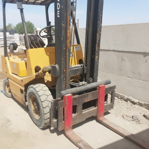 forklift, renting forklifts in Egypt, ايجار رافعه شوكيه مصر, ايجار ونش شوكه مصر, ايجار فوركلفت مصر, ايجار كلارك 2.5 طن مصر, ايجار كلاركات مصر